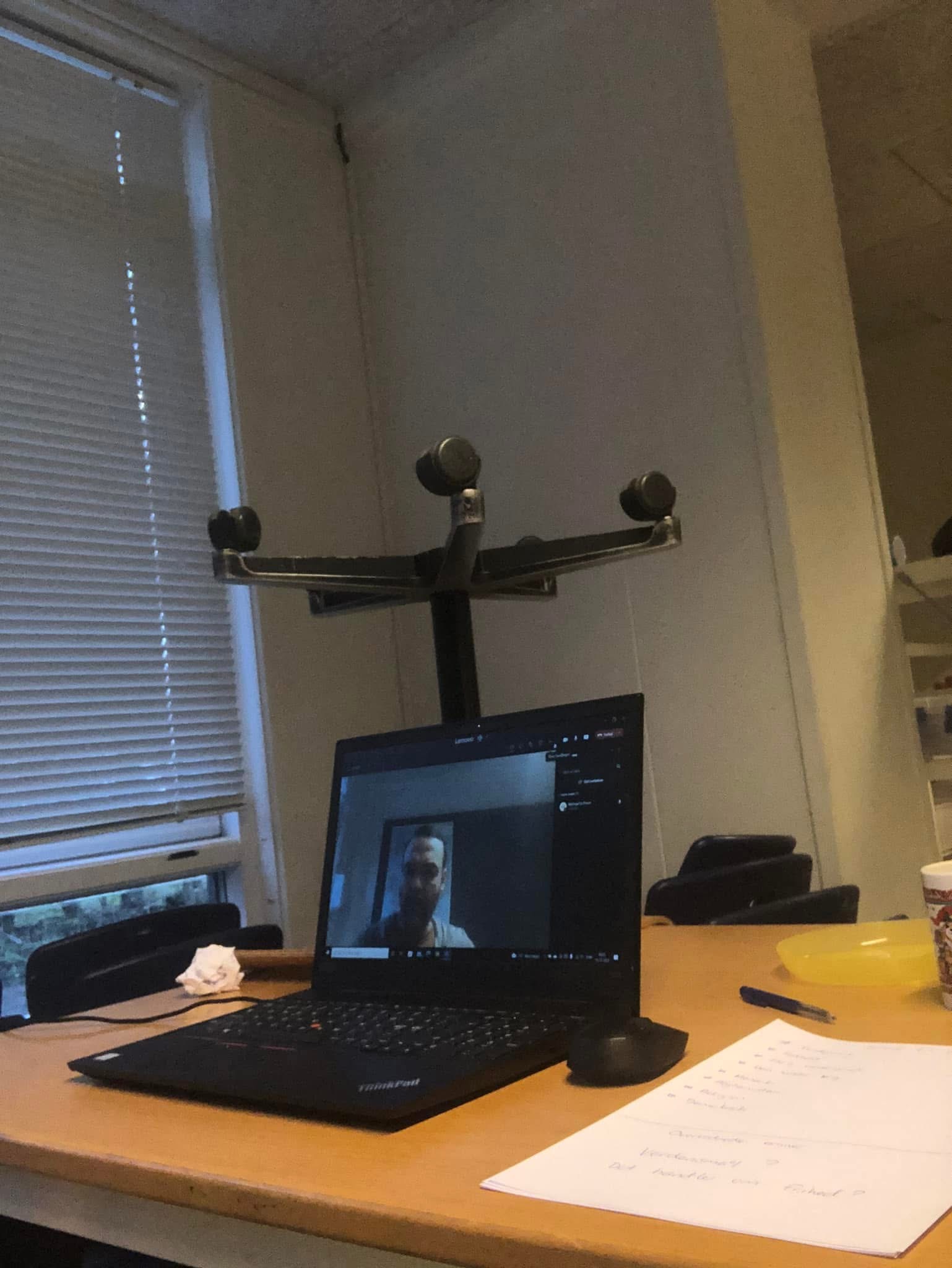 Møde i tavshed